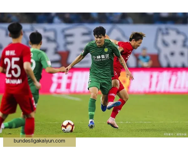 金玟哉入选FIFA最佳阵容，表现稳健备受关注